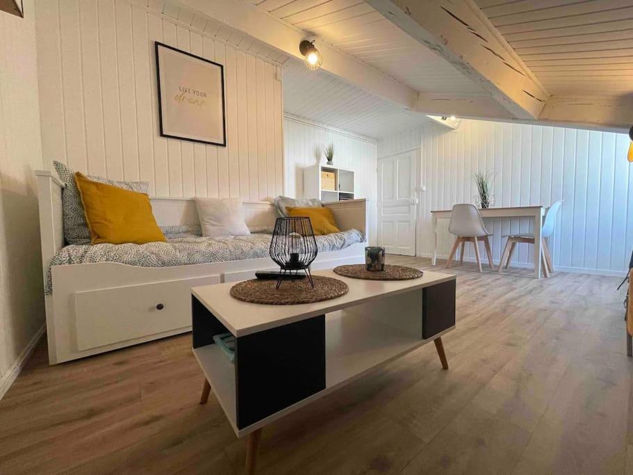 Studio Cosy, En Centre, Proche Gare, Vue Degagee Валанс Екстериор снимка